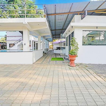 Hotel O Summer House Daman Exteriör bild